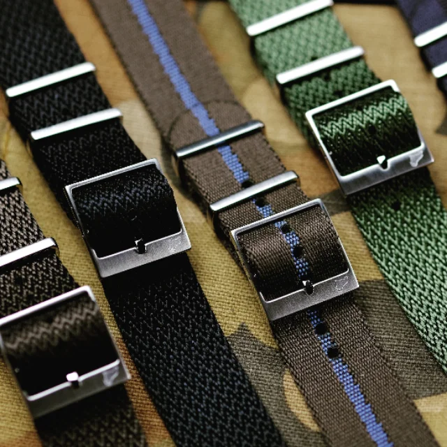 Ultrasone ponsgatband snijmachine, ultrasone snijmachine voor stoflabels, satijnlintsnijmachine