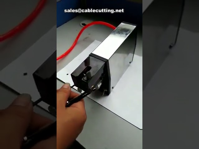 Mini Draadstripmachine – Compacte Draadstripper voor de Werkbank