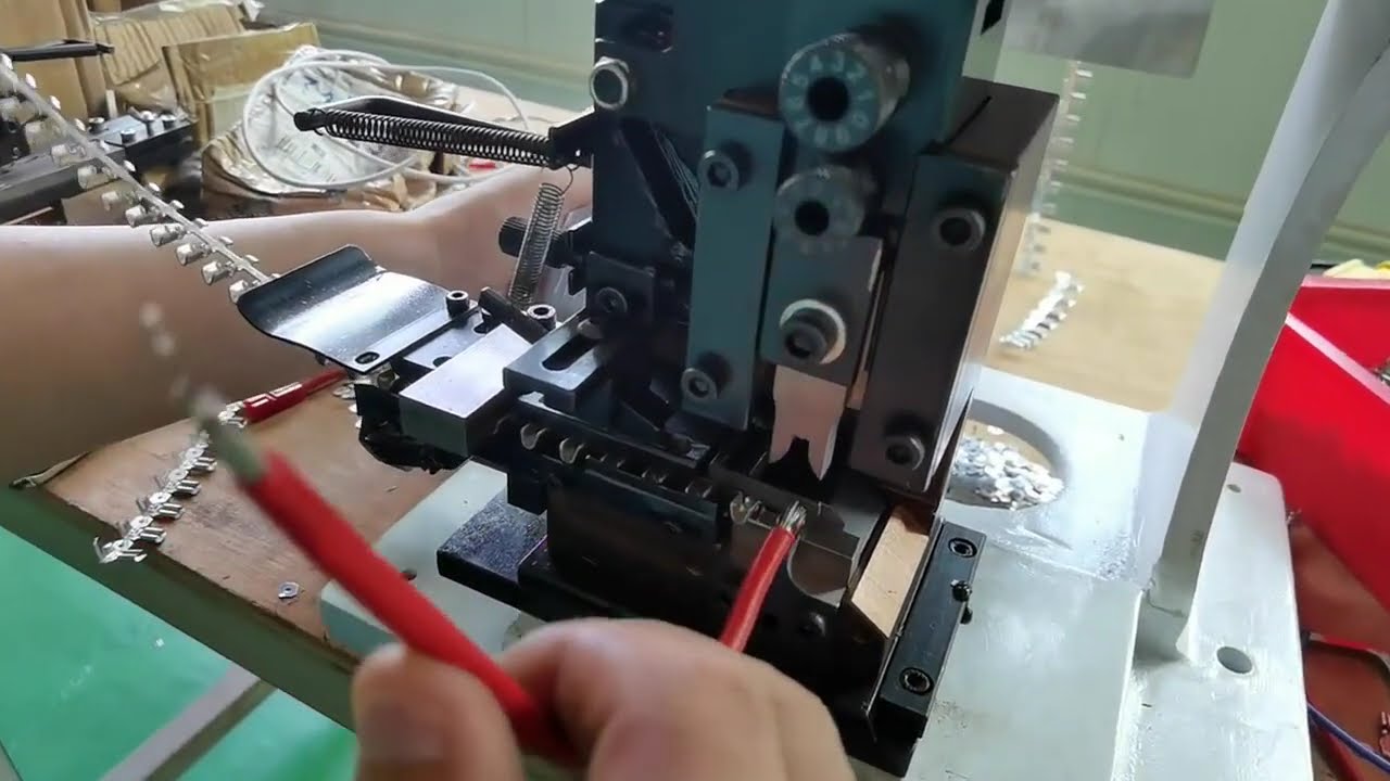 2T Terminalkrimpmachine + Horizontale Mal Apparatuur | Efficiënte Kabelassemblage