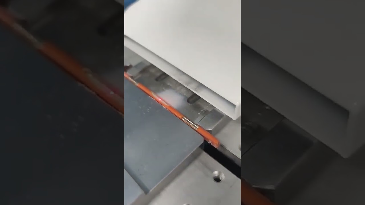 Geavanceerde laserstripper voor dubbele aders | Contactloos strippen van niet-metalen materialen