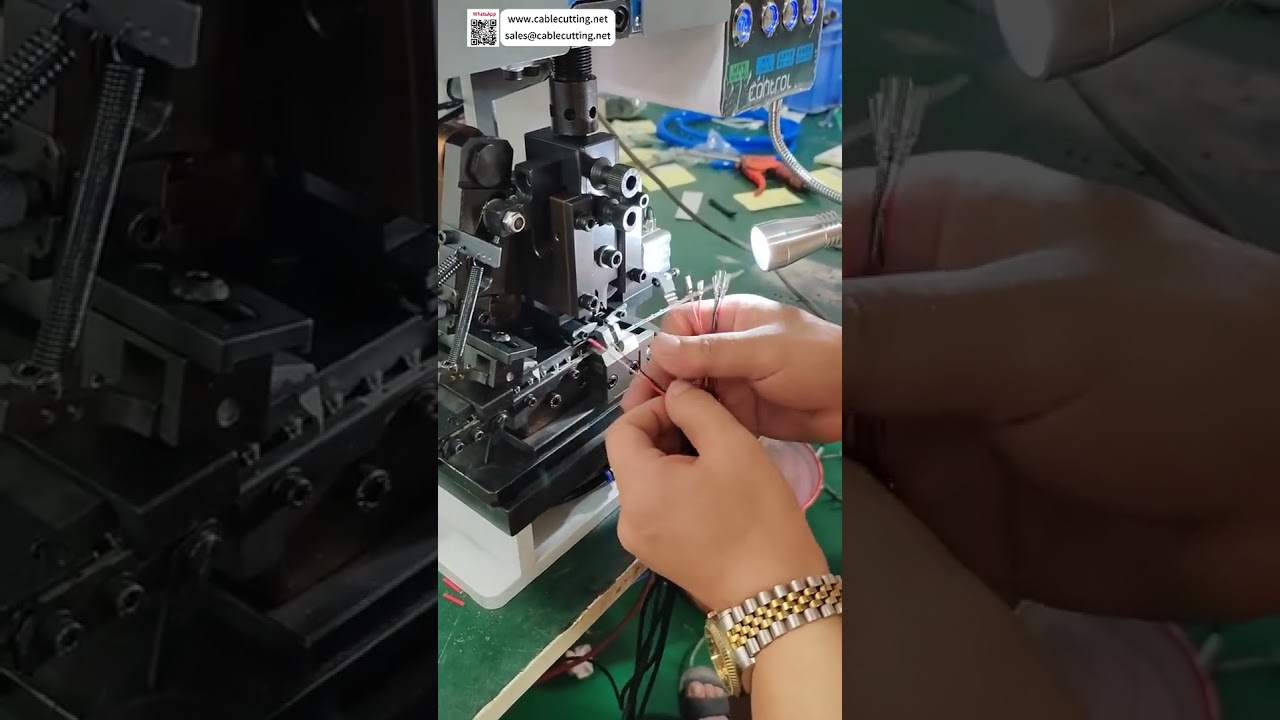 Perfecte afstelling van enkeldraads strip- en krimpmachine voor ronde buisvormige terminals