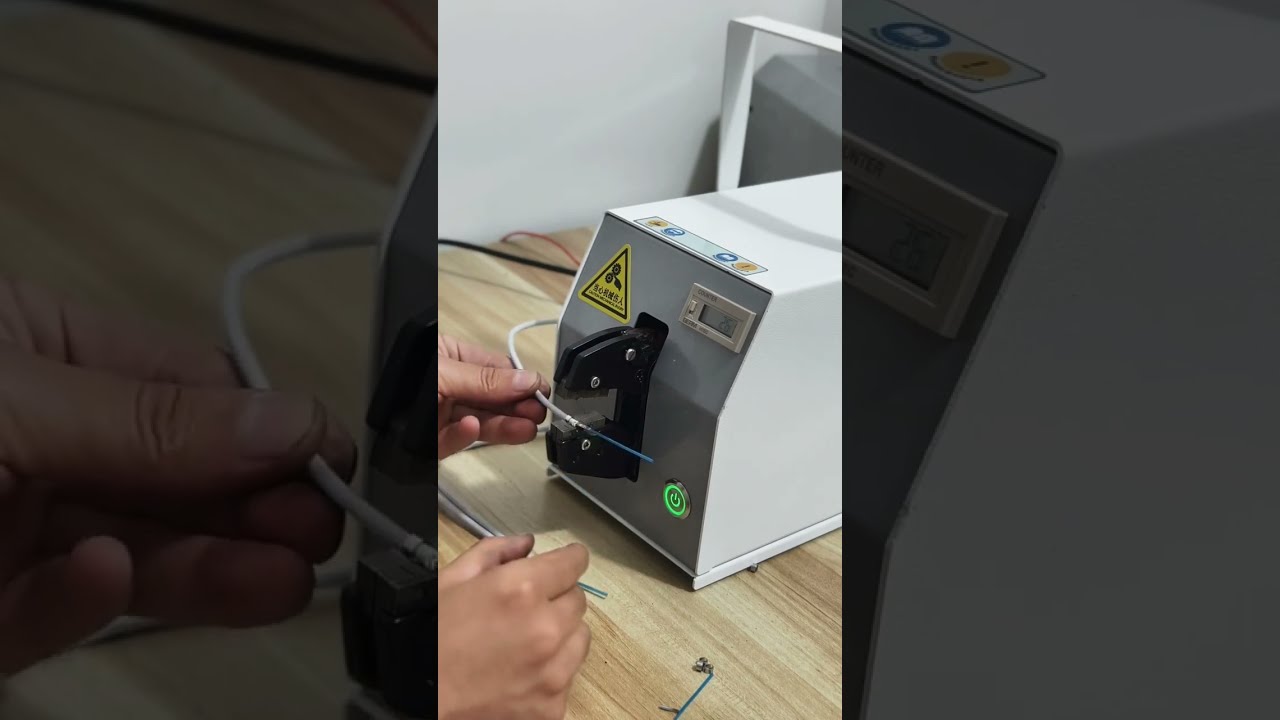 Precisie Elektrische Draadkrimpmachine voor Medische Accessoires #machine #fabriek