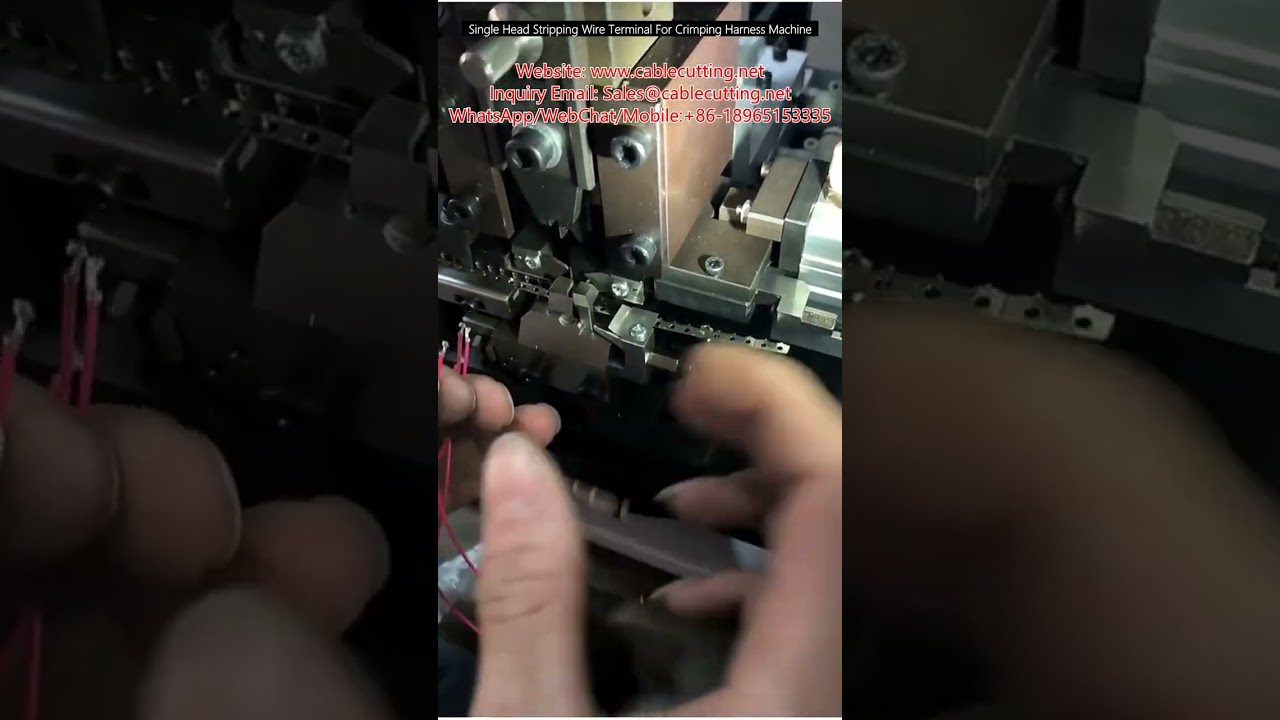 Enkelkoppige draadstripper & terminalkrimpmachine voor kabelbomen