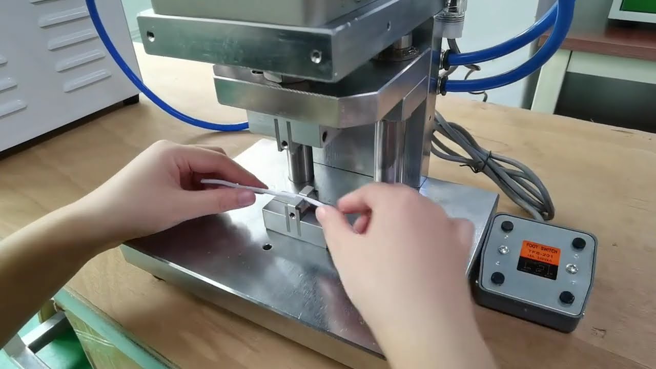Halfautomatische Middenstripmachine: Precies Strippen in het Midden van de Draad