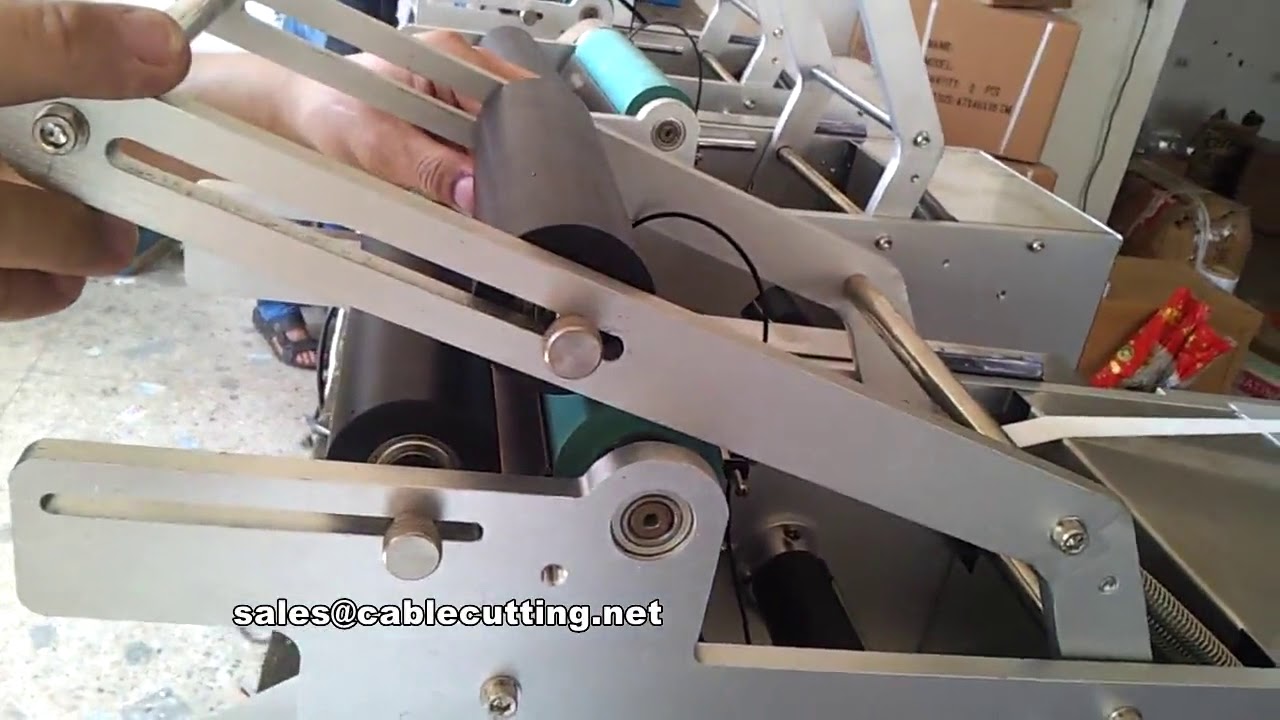 Kleine etiketteermachine voor plastic flessen - Efficiënt en precies