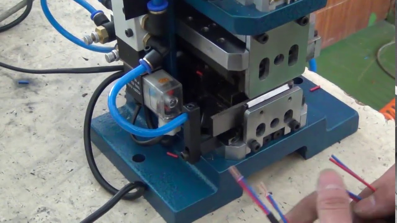 Pneumatische draadstripmachine | Geautomatiseerde industriële draadverwerking