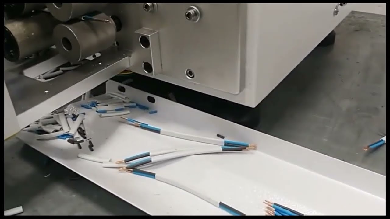 Automatische vlakke mantel kabelboom machine voor knippen, strippen en twisten van meeraderige kabels