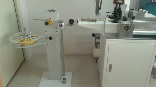 Automatische Draadaanvoermachine WPM-9040 Thumb